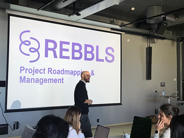 Jannik Faliu speaking about project roadmapping
