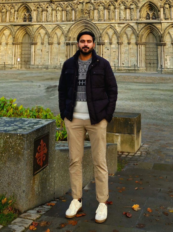 Muhammed Bilal in front of Nidarosdomen in Trondheim